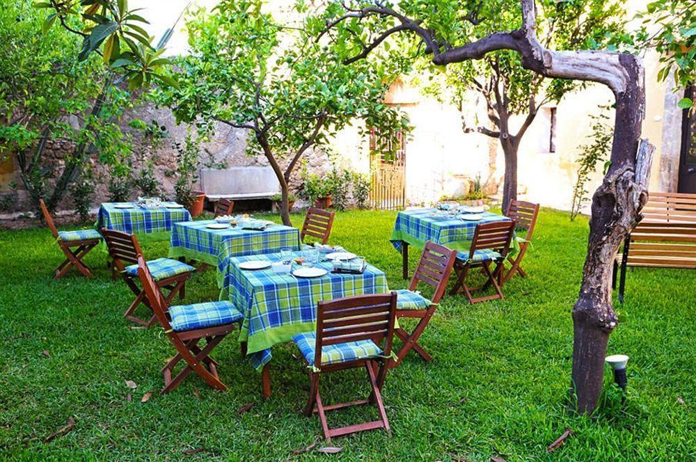 Il Giardino Del Barocco Alojamento de Acomodação e Pequeno-almoço 3*